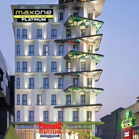 מלון ג'קרטה Maxone Platinum Hayam Wuruk מראה חיצוני תמונה